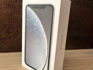 Vând iPhone XR