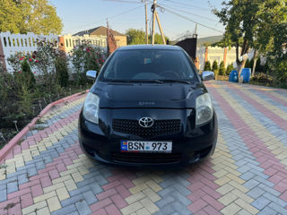 Toyota Yaris foto 1