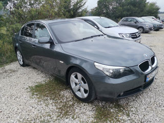 BMW 5 Series foto 2