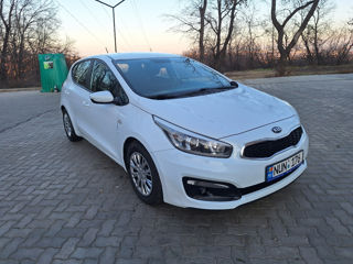 KIA Ceed foto 2