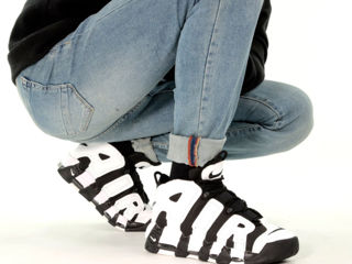 Nike Air More Uptempo Black/White foto 4