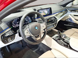 BMW 5 Series фото 5