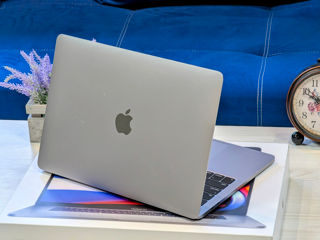 MacBook Pro 13 Retina 2019 (Core i5 8279u/8Gb Ram/256Gb SSD/Iris Graphics/55 Cycles/13.3" Retina) foto 7