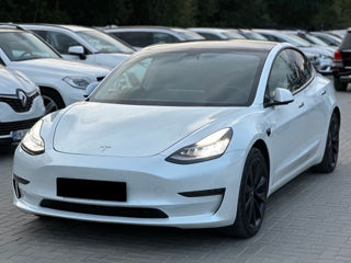 Tesla Model 3 foto 1