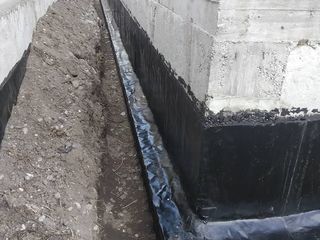 Săparea temeliei și șansurilor pentru ghidroizolarea fundamentului