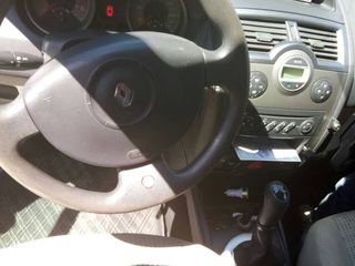 Renault Megane foto 2