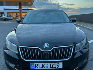 Skoda Superb foto 3