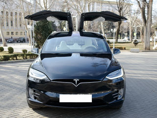 Tesla Model X foto 2