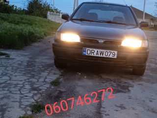 Nissan Sunny foto 0