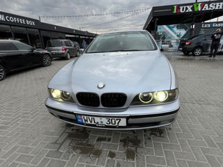 BMW 5 Series foto 7