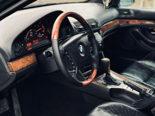 BMW 5 Series foto 9