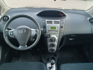 Toyota Yaris foto 6