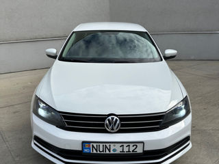 Volkswagen Jetta foto 2