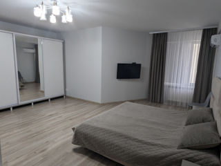 Apartament cu 3 camere, 136 m², Ciocana, Chișinău foto 2