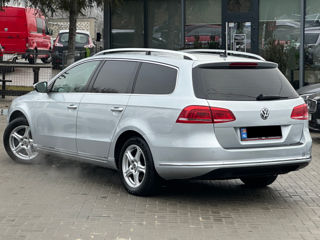 Volkswagen Passat foto 3