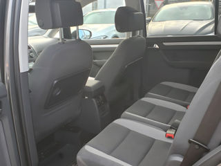 Volkswagen Touran foto 8