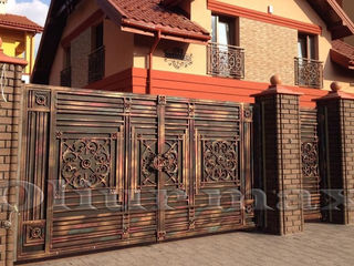 Porți, garduri, balustrade, copertine , gratii, uși  metalice și alte confecții  din fier forjat