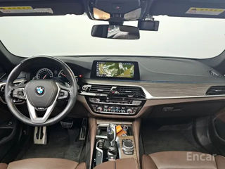 BMW 5 Series foto 5