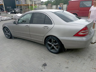 Mercedes C-Class foto 4