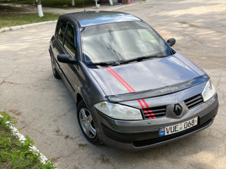 Renault Megane foto 2