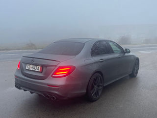 Mercedes E-Class foto 4