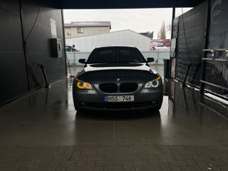 BMW 5 Series foto 2