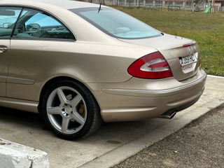 Mercedes CLK-Class foto 2