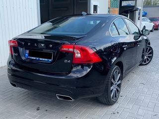 Volvo S60 foto 4