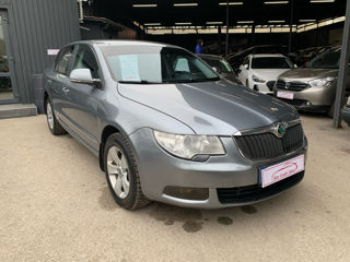 Skoda Superb foto 2