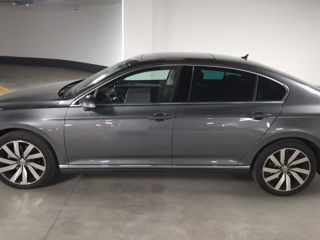 Volkswagen Passat foto 3