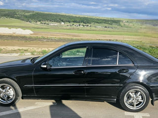 Mercedes C-Class фото 4
