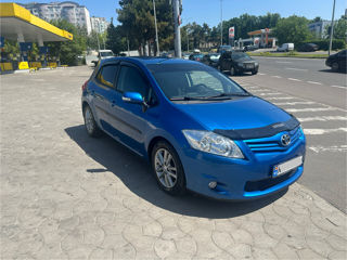 Toyota Auris фото 0