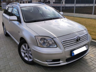 Toyota Avensis foto 6