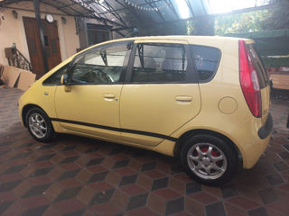 Mitsubishi Colt foto 2