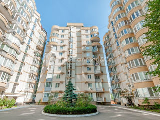 3-х комнатная квартира, 105 м², Буюканы, Кишинёв