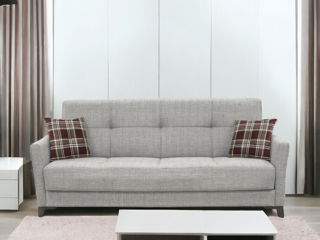 Canapea stilată și confortabilă în living foto 1