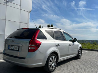 KIA Ceed Sw foto 3