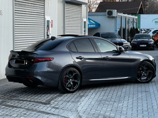 Alfa Romeo Giulia foto 3