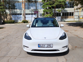 Tesla Model Y foto 7