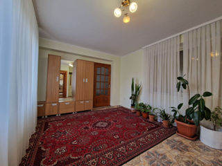Apartament cu 5 camere sau mai multe, 186 m², Botanica, Chișinău foto 2