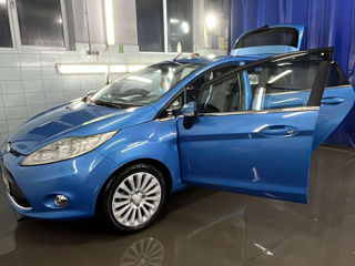 Ford Fiesta foto 4