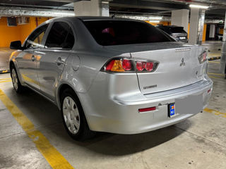 Mitsubishi Lancer foto 4