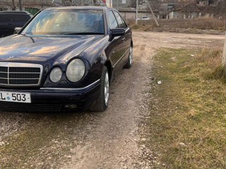 Mercedes E-Class foto 6