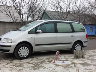 Volkswagen Sharan foto 1