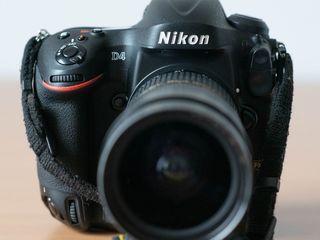 Vând aparat foto Nikon D4. Продам Nikon D4! foto 8