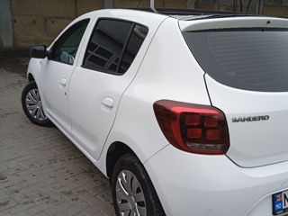 Dacia Sandero foto 2