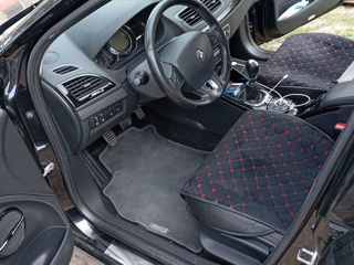 Renault Megane фото 8