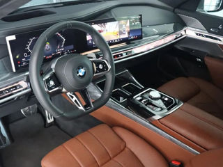 BMW 7 Series foto 12