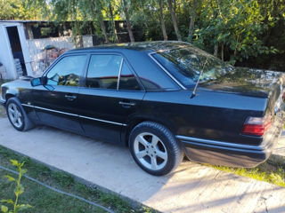 Mercedes Series (W124) foto 4