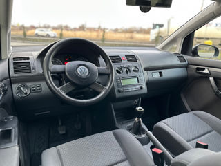 Volkswagen Touran foto 15